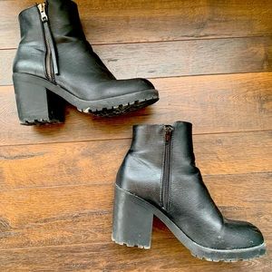 ⚡️Chunky Heeled Booties⚡️